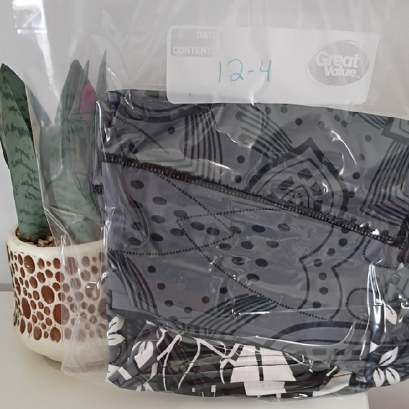 Women's Gray and Black Tree Pattern Leggings Size Medium Athletic Boho Hippie - Picture 11 of 11